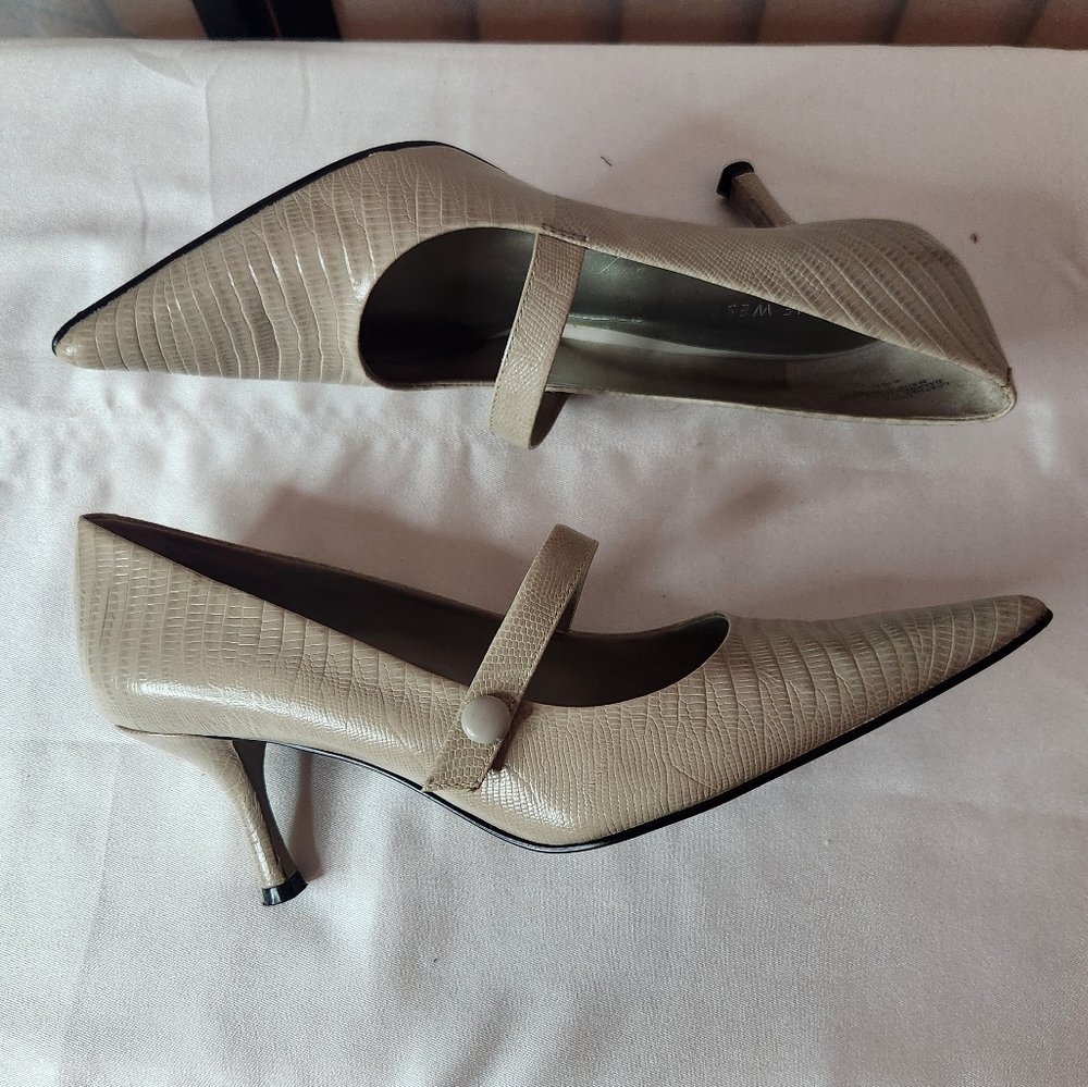 Nine West Cat heel shoe